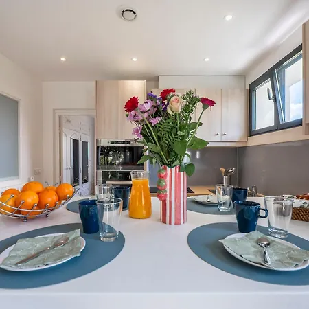 Khara - Paris 20mn, Lit King Size, Terrasse, Free Parking *